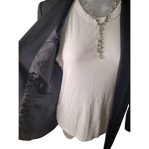 Tahari Black Fitted Blazer 3 Button Lined Sz 6 - Picture 5 of 10